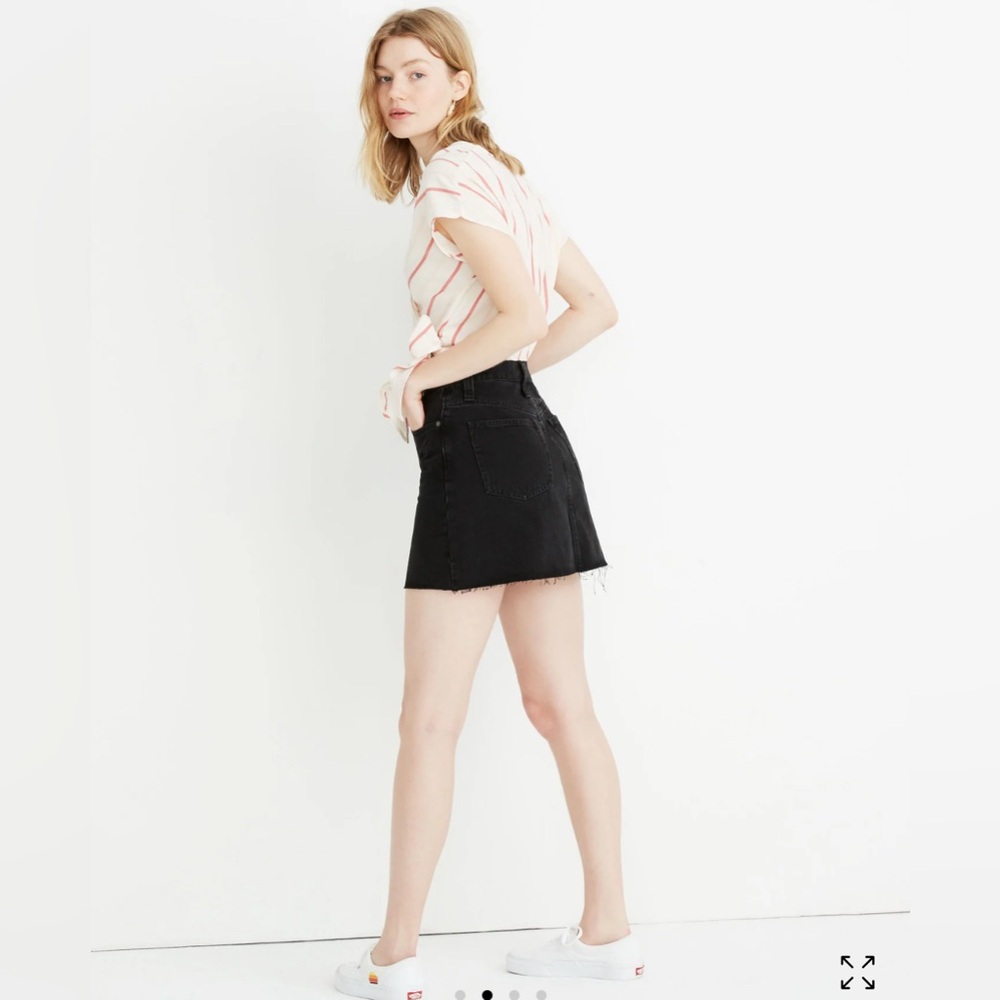 🖤MADEWELL Rigid Denim A-Line Mini Skirt in Lunar Wash: Button-Front Edition🖤 - Picture 2 of 9